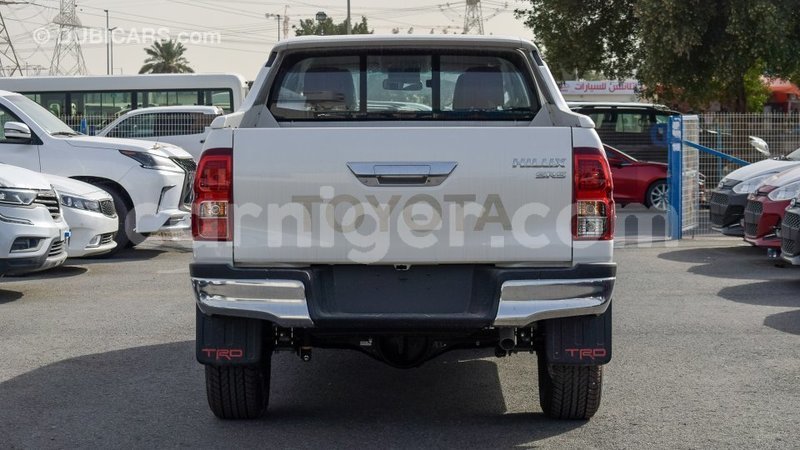 Big with watermark toyota hilux agadez import dubai 5749