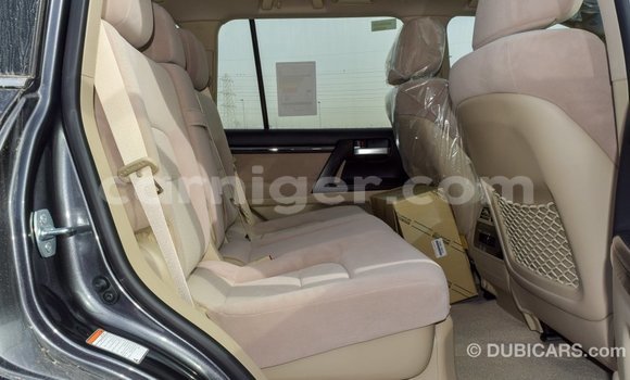 Buy Import Toyota Land Cruiser Other Truck in Import - Dubai in Agadez Buy Import Toyota Land Cruiser Other Truck in Import - Dubai in Agadez