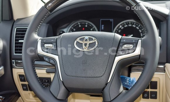 Buy Import Toyota Land Cruiser Other Truck in Import - Dubai in Agadez Buy Import Toyota Land Cruiser Other Truck in Import - Dubai in Agadez