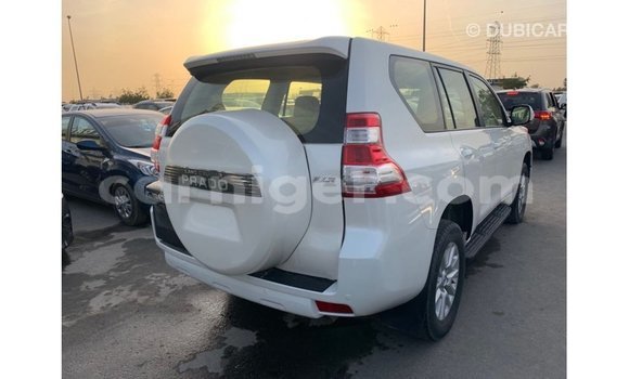 Sayi Imported Toyota Prado White Mota in Import - Dubai a Agadez Sayi Imported Toyota Prado White Mota in Import - Dubai a Agadez