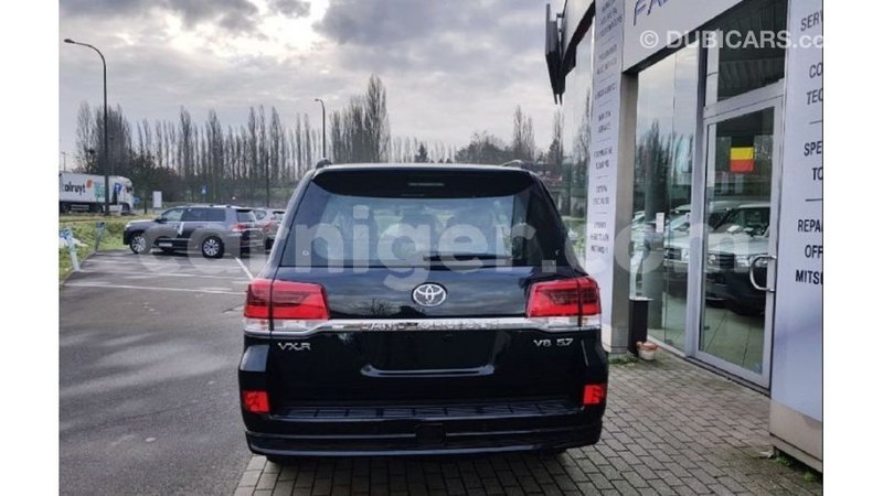 Big with watermark toyota land cruiser agadez import dubai 5757