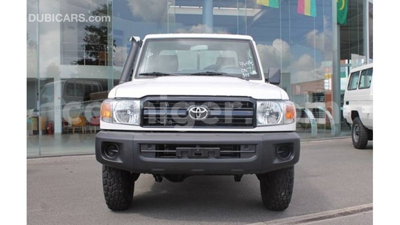 Big with watermark toyota land cruiser agadez import dubai 5759