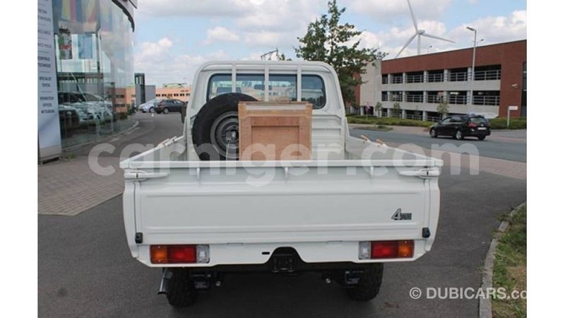 Big with watermark toyota land cruiser agadez import dubai 5759