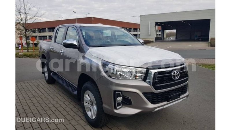 Big with watermark toyota hilux agadez import dubai 5763