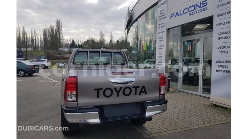 Big with watermark toyota hilux agadez import dubai 5763