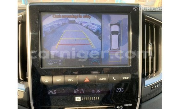 Buy Import Toyota Land Cruiser Black Truck in Import - Dubai in Agadez Buy Import Toyota Land Cruiser Black Truck in Import - Dubai in Agadez