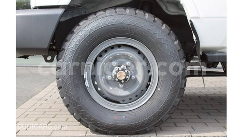 Big with watermark toyota land cruiser agadez import dubai 5767