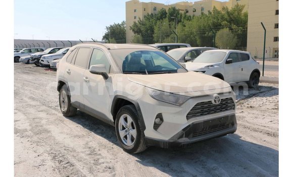 Buy Import Toyota Ade White Truck in Import - Dubai in Agadez Buy Import Toyota Ade White Truck in Import - Dubai in Agadez