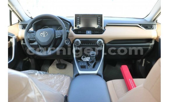 Buy Import Toyota Ade White Truck in Import - Dubai in Agadez Buy Import Toyota Ade White Truck in Import - Dubai in Agadez