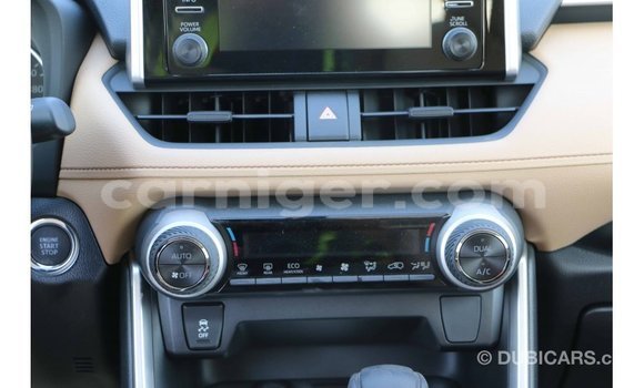 Buy Import Toyota Ade White Truck in Import - Dubai in Agadez Buy Import Toyota Ade White Truck in Import - Dubai in Agadez