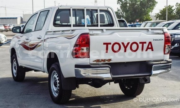 اشتري Imported Toyota Hilux White سيارة في Import - Dubai في أغاديز اشتري Imported Toyota Hilux White سيارة في Import - Dubai في أغاديز