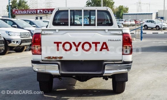 اشتري Imported Toyota Hilux White سيارة في Import - Dubai في أغاديز اشتري Imported Toyota Hilux White سيارة في Import - Dubai في أغاديز