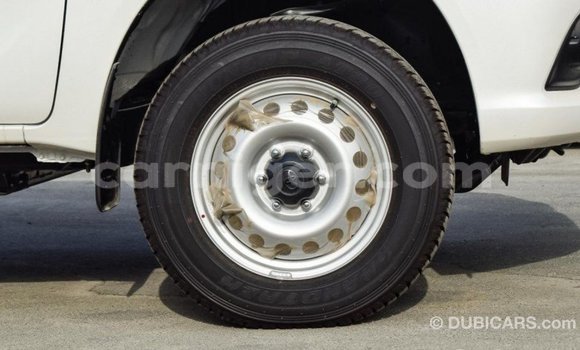 اشتري Imported Toyota Hilux White سيارة في Import - Dubai في أغاديز اشتري Imported Toyota Hilux White سيارة في Import - Dubai في أغاديز