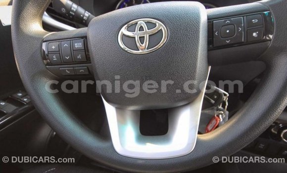 Sayi Imported Toyota Hilux Black Mota in Import - Dubai a Agadez Sayi Imported Toyota Hilux Black Mota in Import - Dubai a Agadez