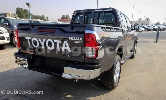 Sayi Imported Toyota Hilux Black Mota in Import - Dubai a Agadez Sayi Imported Toyota Hilux Black Mota in Import - Dubai a Agadez