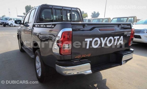 Sayi Imported Toyota Hilux Black Mota in Import - Dubai a Agadez Sayi Imported Toyota Hilux Black Mota in Import - Dubai a Agadez