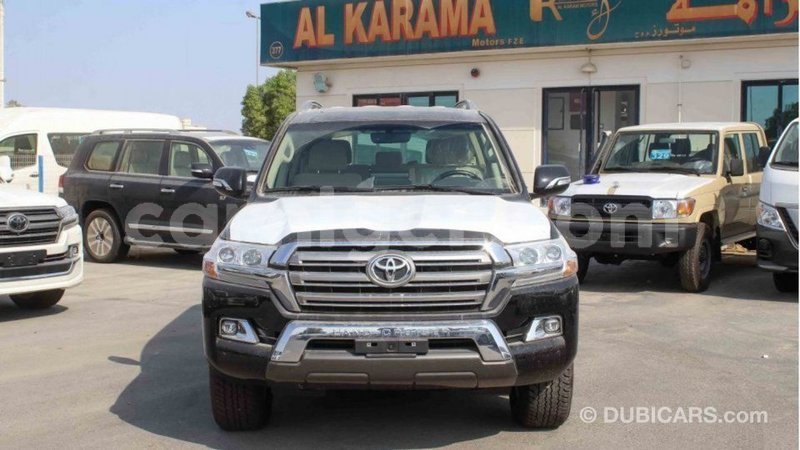 Big with watermark toyota land cruiser agadez import dubai 5783