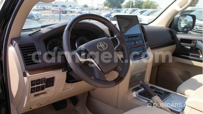 Big with watermark toyota land cruiser agadez import dubai 5783