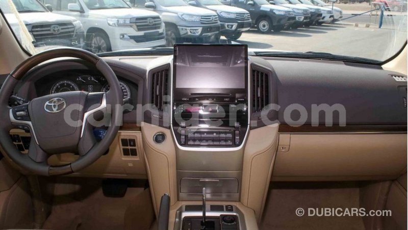 Big with watermark toyota land cruiser agadez import dubai 5783