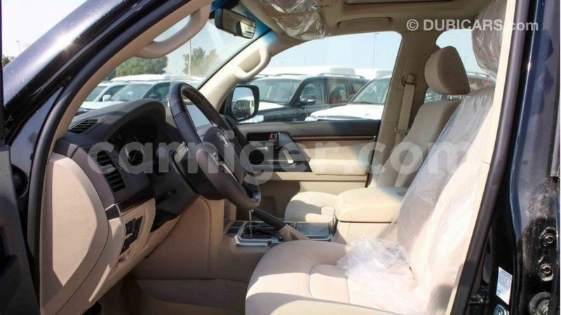 Big with watermark toyota land cruiser agadez import dubai 5783