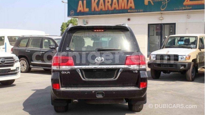 Big with watermark toyota land cruiser agadez import dubai 5783