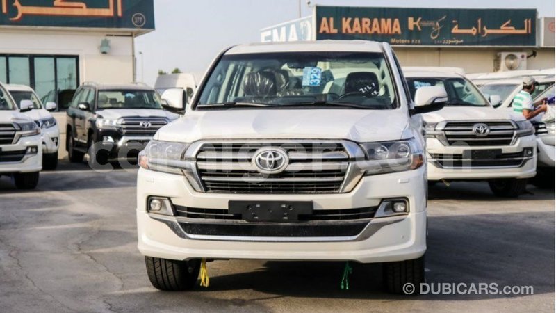 Big with watermark toyota land cruiser agadez import dubai 5784