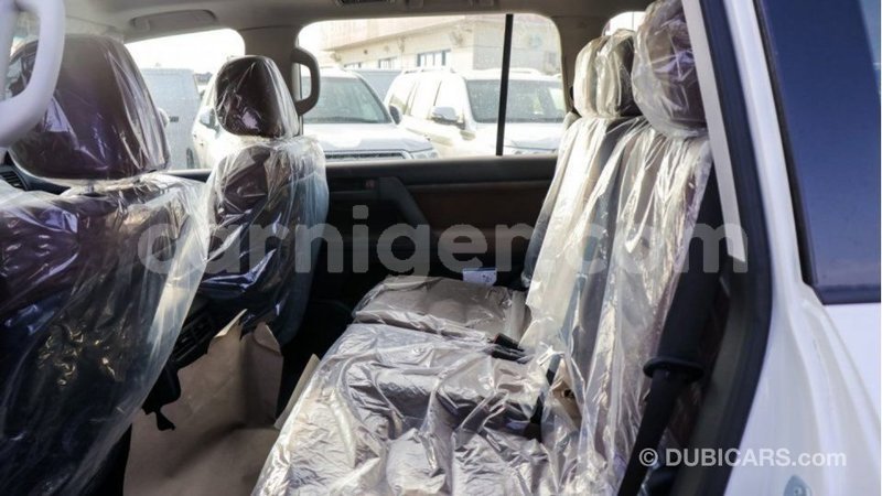 Big with watermark toyota land cruiser agadez import dubai 5784