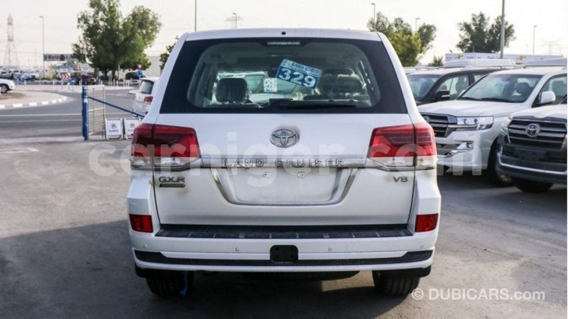 Big with watermark toyota land cruiser agadez import dubai 5784