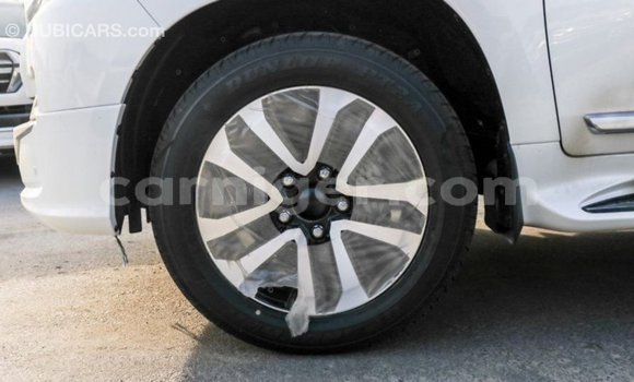 Buy Import Toyota Land Cruiser White Truck in Import - Dubai in Agadez Buy Import Toyota Land Cruiser White Truck in Import - Dubai in Agadez
