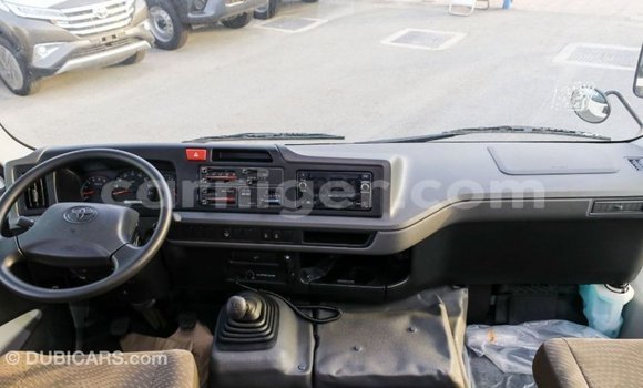 Acheter Import Voiture Toyota Coaster Blanc à Import - Dubai, Agadez Acheter Import Voiture Toyota Coaster Blanc à Import - Dubai, Agadez