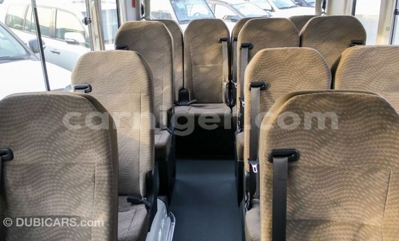 Sayi Imported Toyota Coaster White Mota in Import - Dubai a Agadez Sayi Imported Toyota Coaster White Mota in Import - Dubai a Agadez