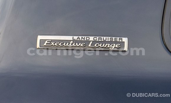 Buy Import Toyota Land Cruiser Black Truck in Import - Dubai in Agadez Buy Import Toyota Land Cruiser Black Truck in Import - Dubai in Agadez