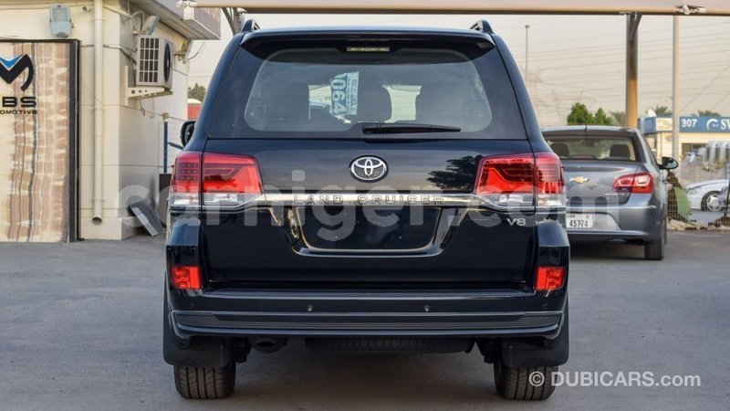 Big with watermark toyota land cruiser agadez import dubai 5791