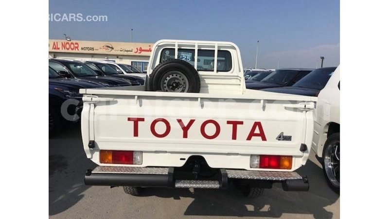 Big with watermark toyota land cruiser agadez import dubai 5795