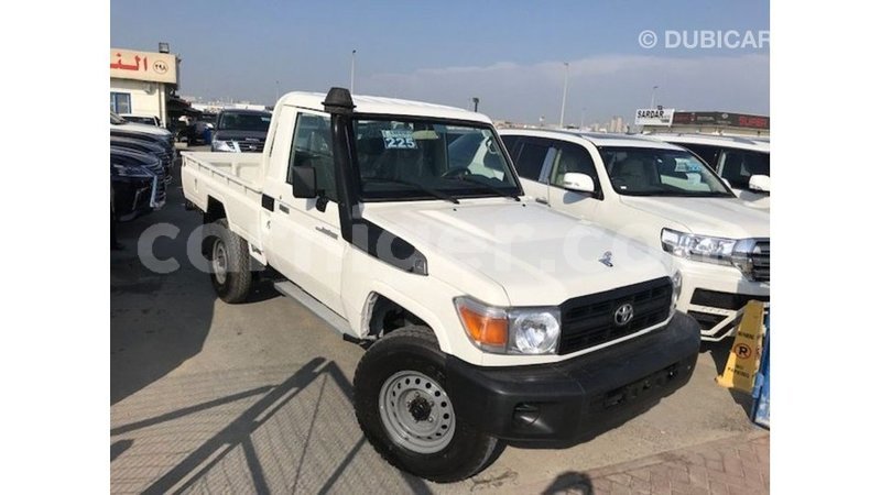 Big with watermark toyota land cruiser agadez import dubai 5795