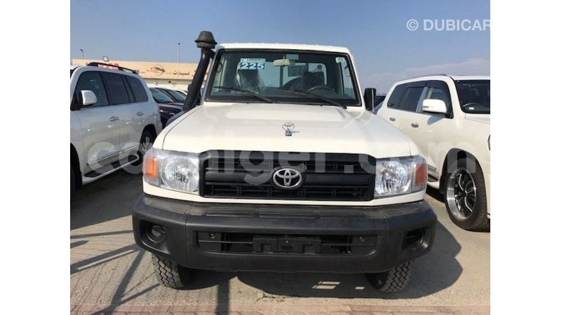 Big with watermark toyota land cruiser agadez import dubai 5795