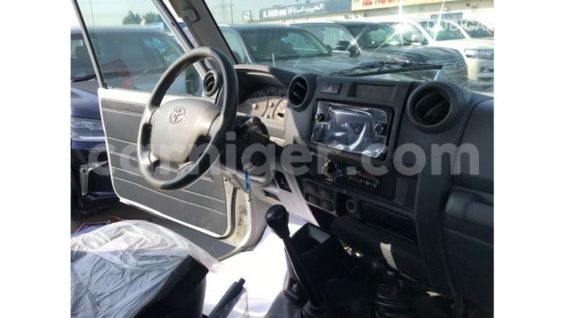 Big with watermark toyota land cruiser agadez import dubai 5795