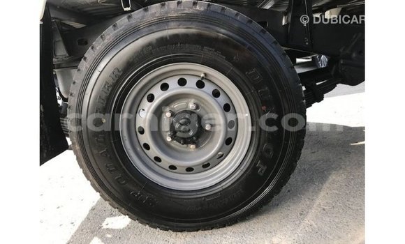 Sayi Imported Toyota Land Cruiser White Babbar mota in Import - Dubai a Agadez Sayi Imported Toyota Land Cruiser White Babbar mota in Import - Dubai a Agadez