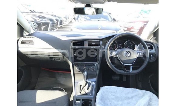 Sayi Imported Volkswagen Golf White Mota in Import - Dubai a Agadez Sayi Imported Volkswagen Golf White Mota in Import - Dubai a Agadez