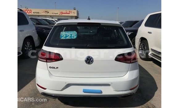 Sayi Imported Volkswagen Golf White Mota in Import - Dubai a Agadez Sayi Imported Volkswagen Golf White Mota in Import - Dubai a Agadez