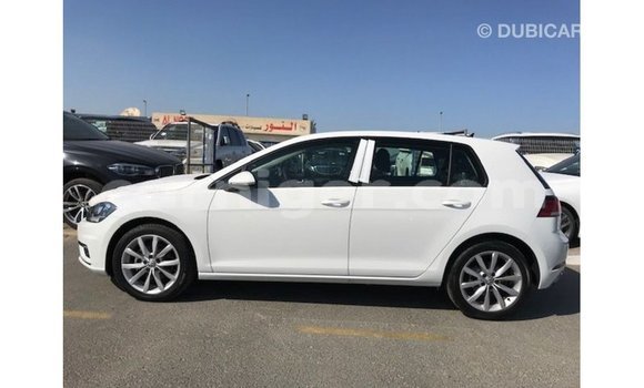 Sayi Imported Volkswagen Golf White Mota in Import - Dubai a Agadez Sayi Imported Volkswagen Golf White Mota in Import - Dubai a Agadez
