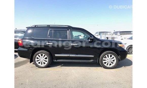 Buy Import Toyota Land Cruiser Black Truck in Import - Dubai in Agadez Buy Import Toyota Land Cruiser Black Truck in Import - Dubai in Agadez