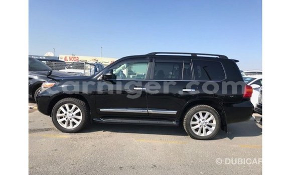 Buy Import Toyota Land Cruiser Black Truck in Import - Dubai in Agadez Buy Import Toyota Land Cruiser Black Truck in Import - Dubai in Agadez