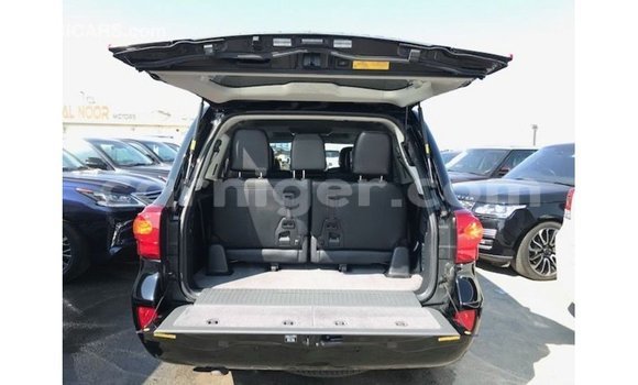 Buy Import Toyota Land Cruiser Black Truck in Import - Dubai in Agadez Buy Import Toyota Land Cruiser Black Truck in Import - Dubai in Agadez