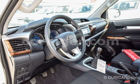 Buy Import Toyota Hilux White Car in Import - Dubai in Agadez Buy Import Toyota Hilux White Car in Import - Dubai in Agadez