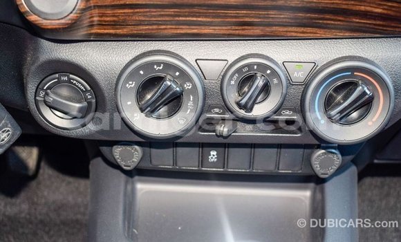 Buy Import Toyota Hilux White Car in Import - Dubai in Agadez Buy Import Toyota Hilux White Car in Import - Dubai in Agadez