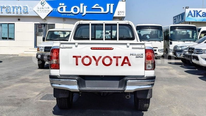 Big with watermark toyota hilux agadez import dubai 5802