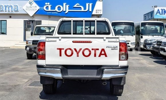 Buy Import Toyota Hilux White Car in Import - Dubai in Agadez Buy Import Toyota Hilux White Car in Import - Dubai in Agadez