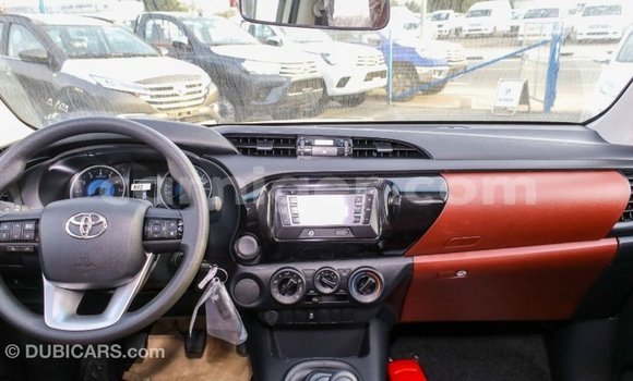 Buy Import Toyota Hilux White Car in Import - Dubai in Agadez Buy Import Toyota Hilux White Car in Import - Dubai in Agadez
