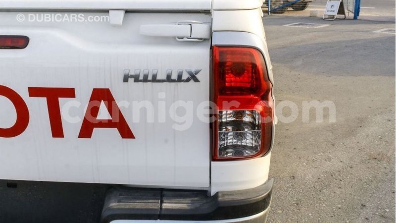 Big with watermark toyota hilux agadez import dubai 5805